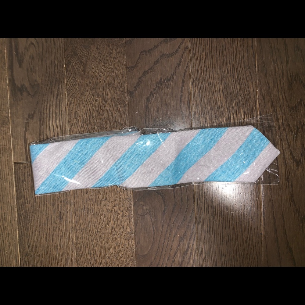Striped neck tie